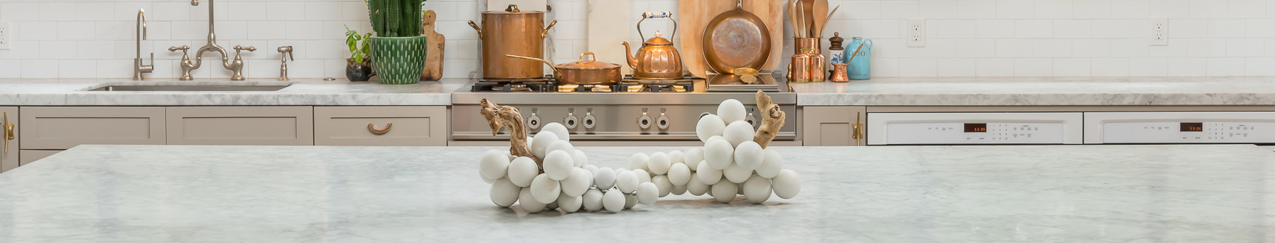 Kitchen and decorative furnishings